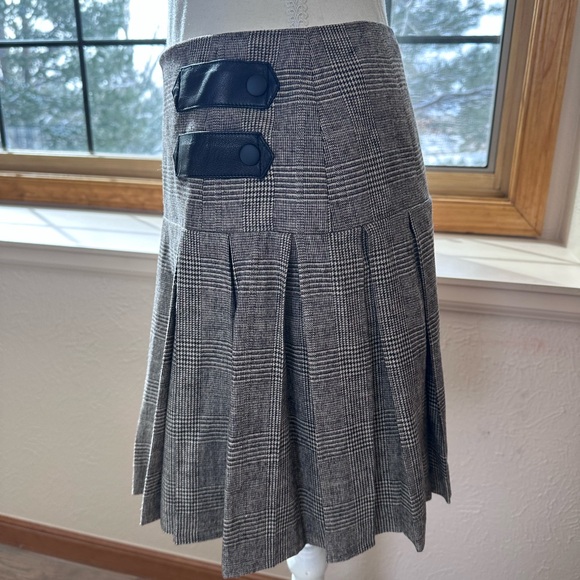 Alice + Olivia Gray Tan Plaid Cape Jacket SzM Leather Skirt Sz 6 Coordinated Set - Picture 6 of 13
